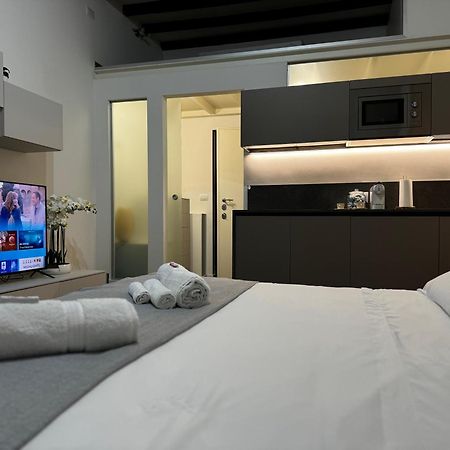 Regina Milano In Corso Lodi - Sky Tv, Wifi E Breakfast Box Διαμέρισμα Εξωτερικό φωτογραφία